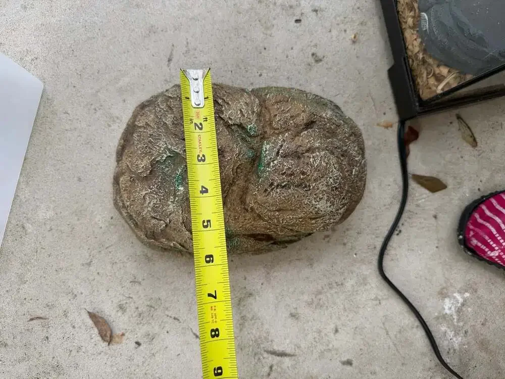 Zoo Med Reptile Hide Rock - Medium